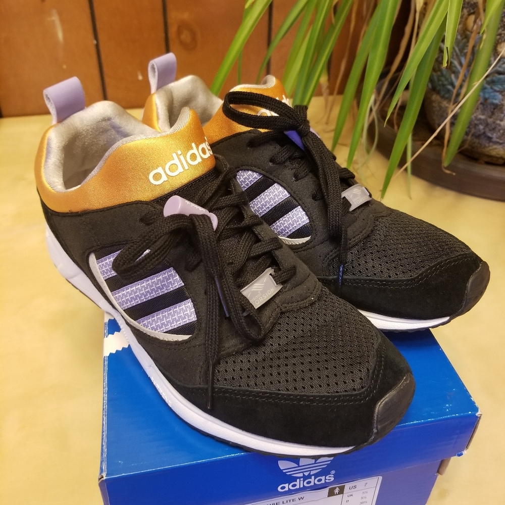 Adidas Women's Torsion Response Lite
